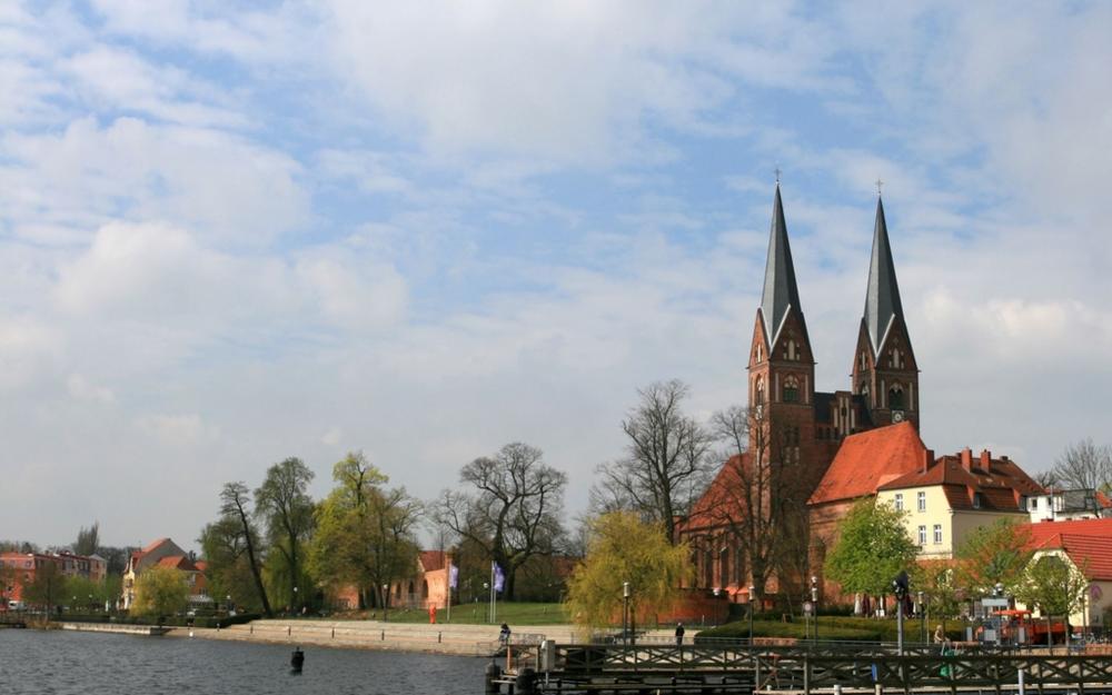 Waterfront promenade of the old town of Neuruppin, Photo: Steffen Lehmann, Licence: TMB Photo Archive