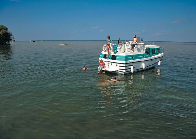 Günsitges Hausboot vetus 900 für bis zu 5 Personen., Foto: Harald Mertes, Lizenz: Kuhnle-Tours GmbH Günsitges Hausboot vetus 900 für bis zu 5 Personen., Foto: Harald Mertes, Lizenz: Kuhnle-Tours GmbH