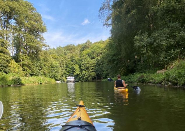 Paddeltour auf dem Ellbogensee mecklenburgische Seenplatte, Foto: Amelie Kemmerzehl, Lizenz: Amelie Kemmerzehl Paddeltour auf dem Ellbogensee mecklenburgische Seenplatte, Foto: Amelie Kemmerzehl, Lizenz: Amelie Kemmerzehl