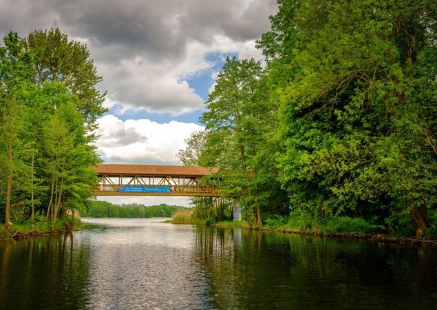 Brücke von der Gartenstraße in den Havelpark, vom Baalensee aus gesehen , Foto: André Wirsig, Lizenz: REGiO-Nord mbH
