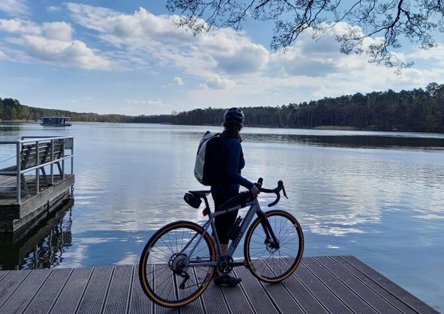Cyclist at the Haussee in Himmelpfort, Photo: Michelle Engel, Licence: TV Ruppiner Seenland
