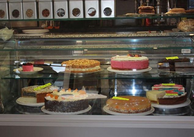 Café & Gästehaus "INNFernow" - Kuchen