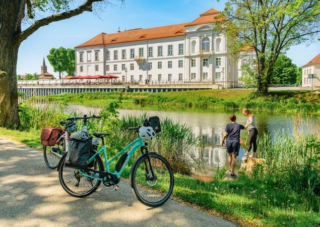 Schloss Oranienburg seitliche Ansicht, Foto: Tiemann, Lizenz: TV Mecklenburg Vorpommern e.V. Schloss Oranienburg seitliche Ansicht, Foto: Tiemann, Lizenz: TV Mecklenburg Vorpommern e.V.