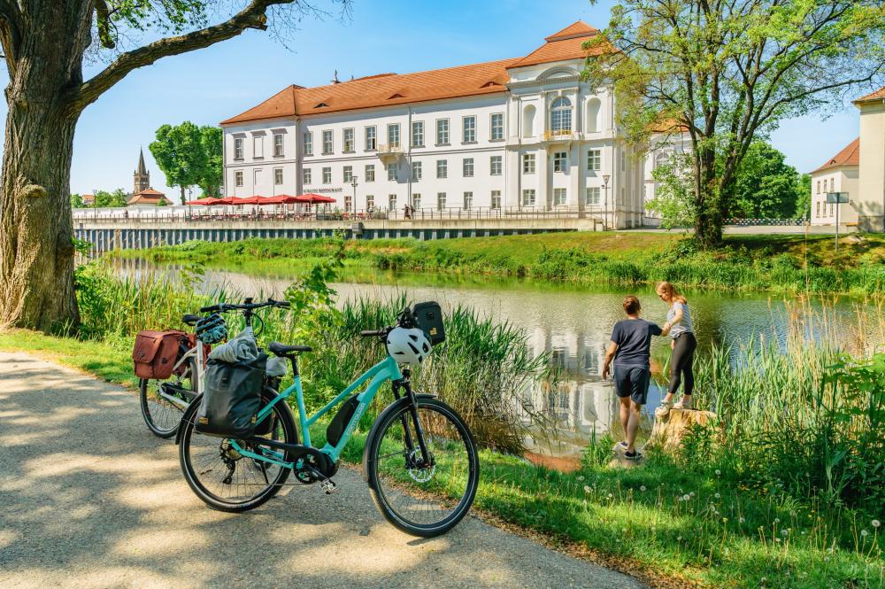 Schloss Oranienburg seitliche Ansicht, Foto: Tiemann, Lizenz: TV Mecklenburg Vorpommern e.V. Schloss Oranienburg seitliche Ansicht, Foto: Tiemann, Lizenz: TV Mecklenburg Vorpommern e.V.