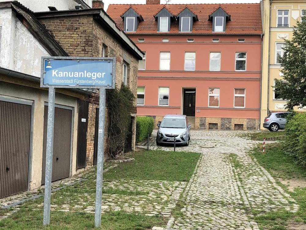 Kanu Ein- und Ausstiegsstelle Fürstenberg/Havel öffentlich, Foto: Jörg Bartz, Lizenz: TV Ruppiner Seenland e.V. Kanu Ein- und Ausstiegsstelle Fürstenberg/Havel öffentlich, Foto: Jörg Bartz, Lizenz: TV Ruppiner Seenland e.V.