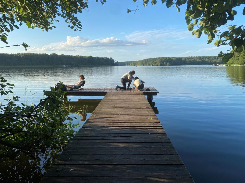 Abendstimmung am Ellbogensee Steg, Foto: Amelie Kemmerzehl Abendstimmung am Ellbogensee Steg, Foto: Amelie Kemmerzehl