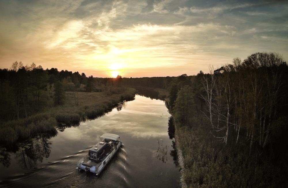 freecamper - Camping auf dem Wasser, Foto: Eric Stelzer/nice2meetU, Lizenz: freecamper boot & camping GmbH freecamper - Camping auf dem Wasser, Foto: Eric Stelzer/nice2meetU, Lizenz: freecamper boot & camping GmbH